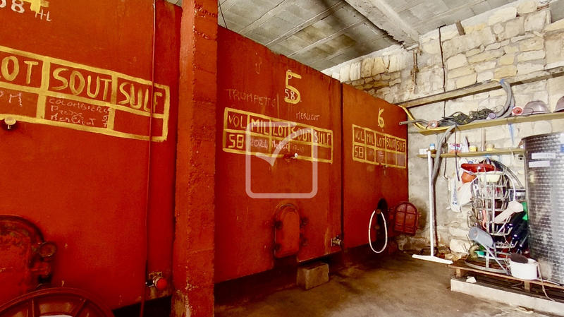 Maison - 250 m² - 17 pièces