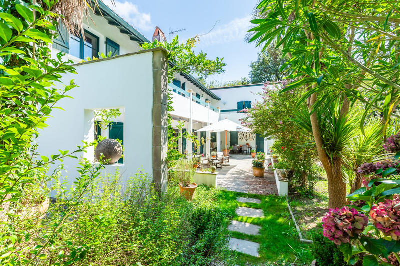 Maison - 209 m² - 6 pièces