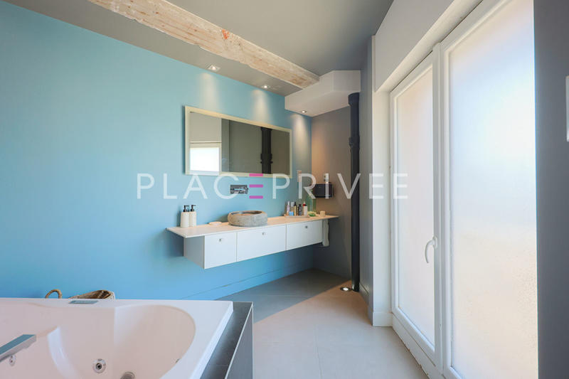 Appartement - 182 m² - 5 pièces