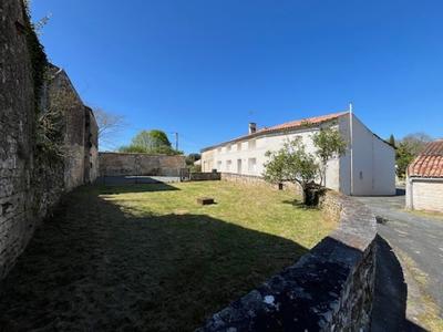 Maison - 140 m² - 7 pièces