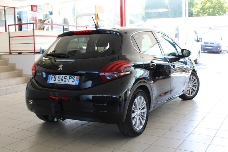 Peugeot 208 Puretech 82 €6.c Allure