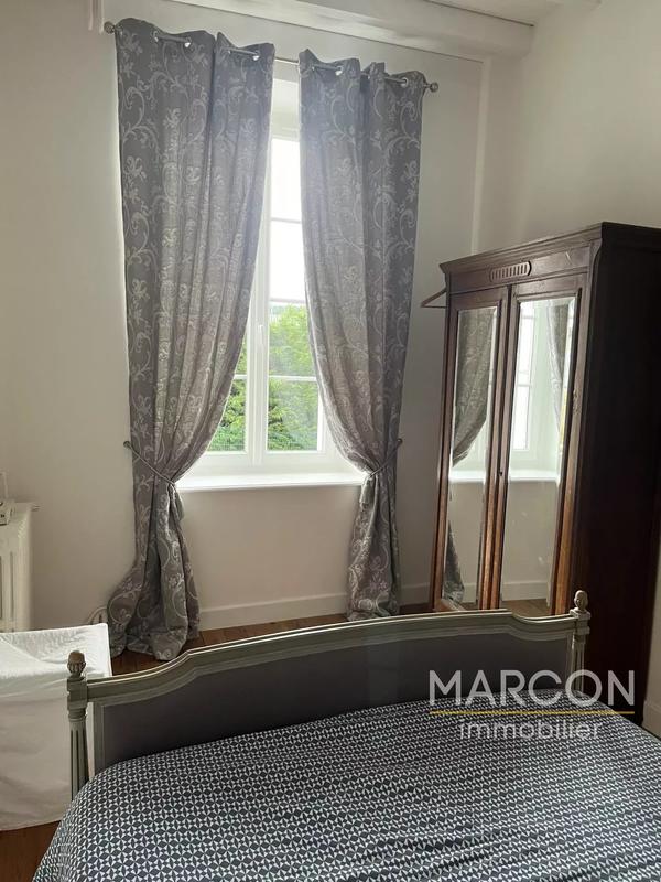 Maison - 250 m² - 3 pièces