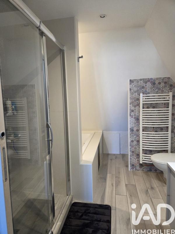 Maison - 235 m² - 6 pièces