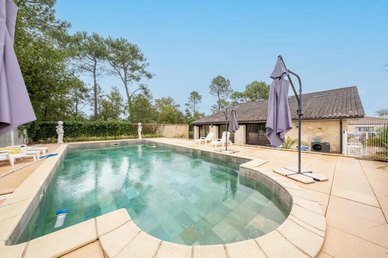 Château - 1 000 m² - 7 pièces