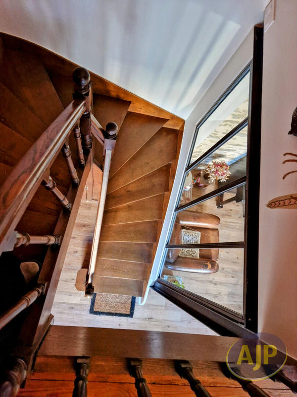 Maison - 169 m² - 8 pièces