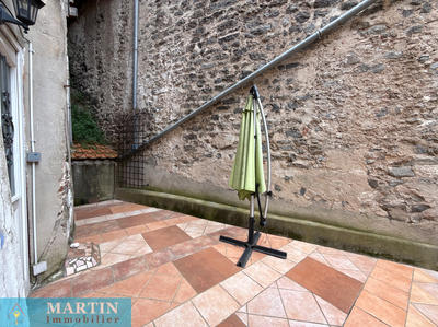 Maison - 213 m² - 9 pièces