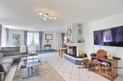 Maison traditionnelle - 200 m² - 8 pièces