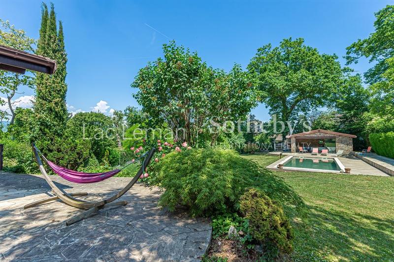 Maison - 225 m² - 6 pièces