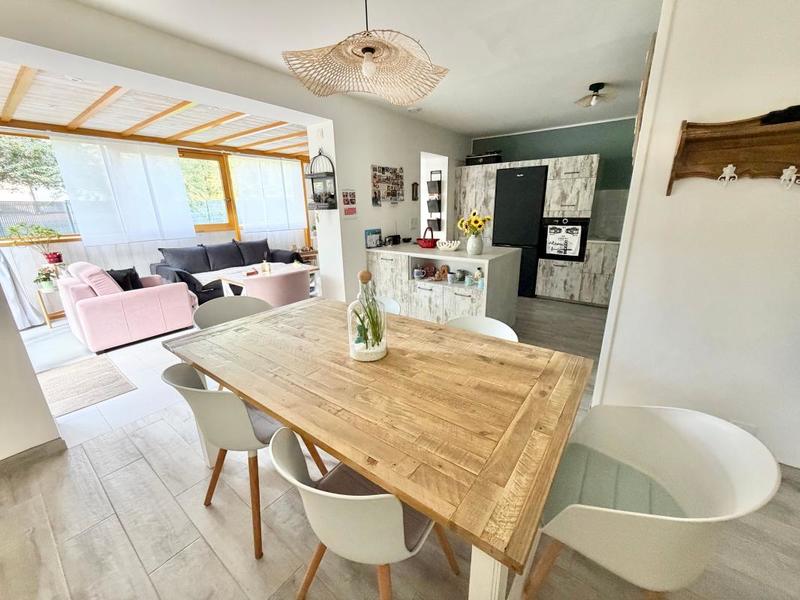 Maison - 298 m² - 5 pièces