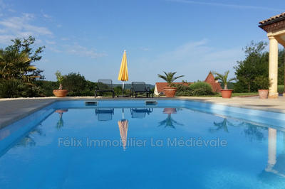 Demeure - 230 m² - 5 pièces