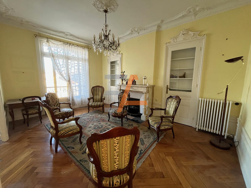 Appartement - 122 m² - 5 pièces