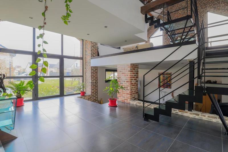 Maison - 395 m² - 9 pièces