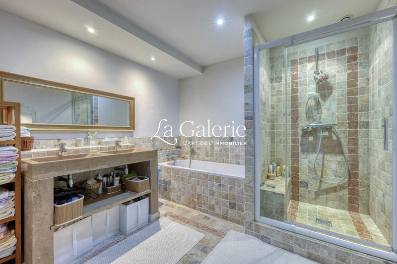 Maison ancienne - 250 m² - 9 pièces