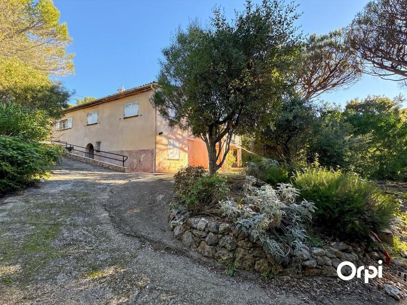 Maison - 148 m² - 6 pièces