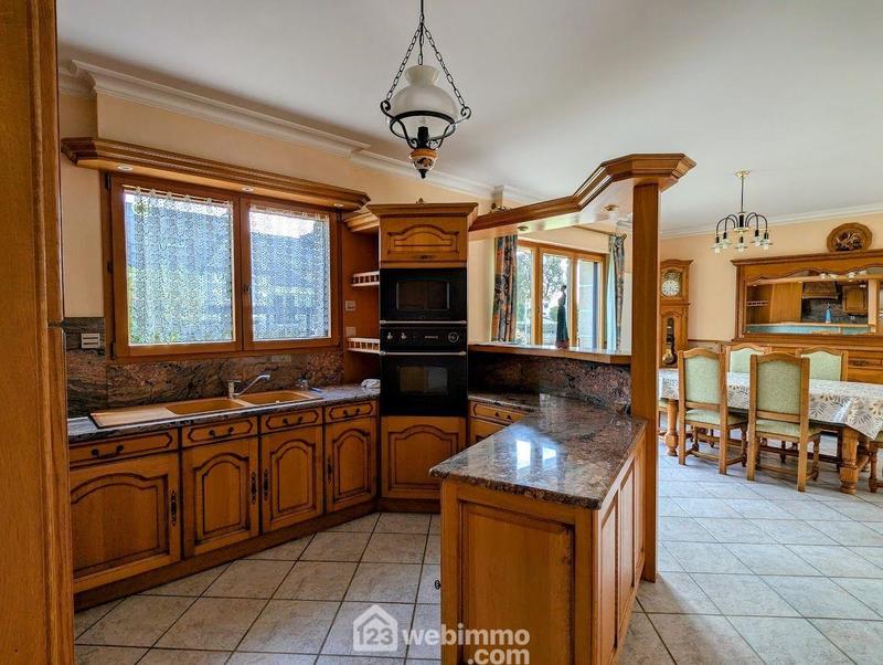 Maison - 158 m² - 7 pièces