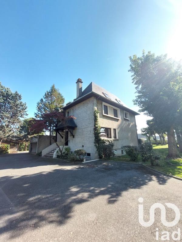 Maison - 290 m² - 8 pièces