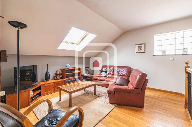 Maison - 192 m² - 6 pièces