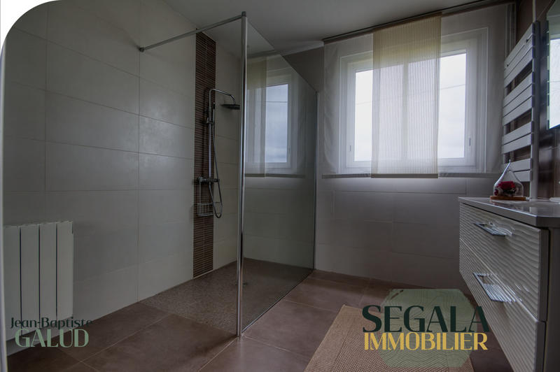 Maison - 180 m² - 4 pièces