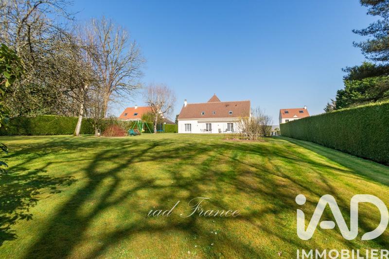 Maison - 246 m² - 9 pièces