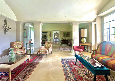 Villa - 425 m² - 8 pièces