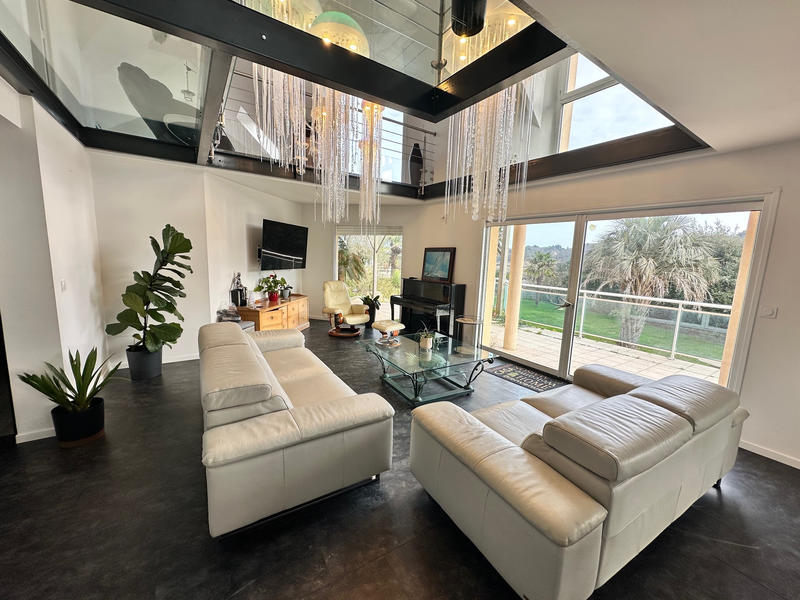 Maison - 170 m² - 5 pièces