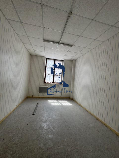 Local d'activités - 1 500 m²