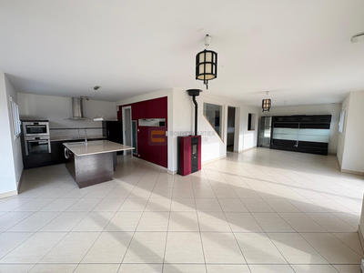 Maison - 149 m² - 5 pièces