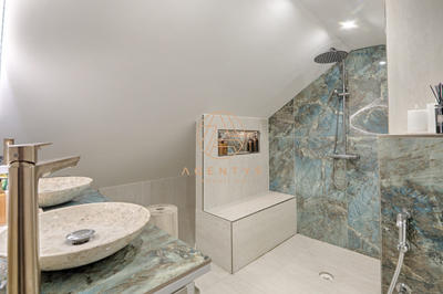 Appartement - 99 m² - 5 pièces