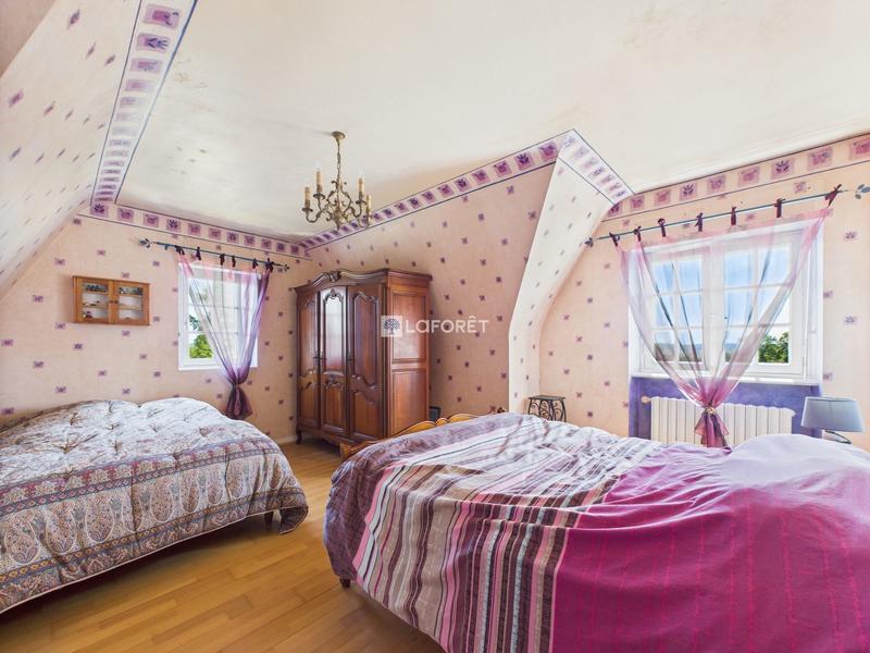 Maison - 206 m² - 8 pièces