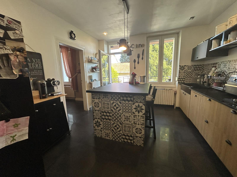 Maison - 177 m² - 8 pièces