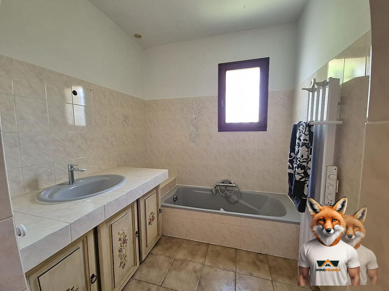 Maison traditionnelle - 186 m² - 8 pièces