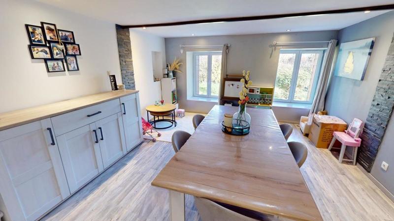 Maison - 217 m² - 9 pièces