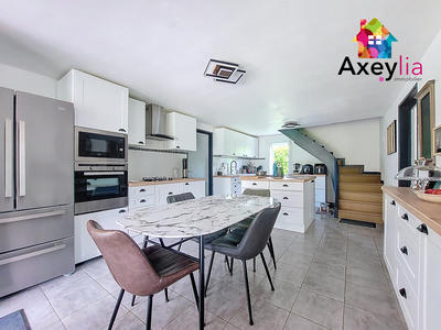 Maison - 197 m² - 7 pièces