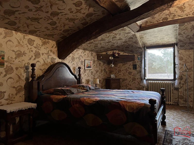 Maison - 210 m² - 8 pièces