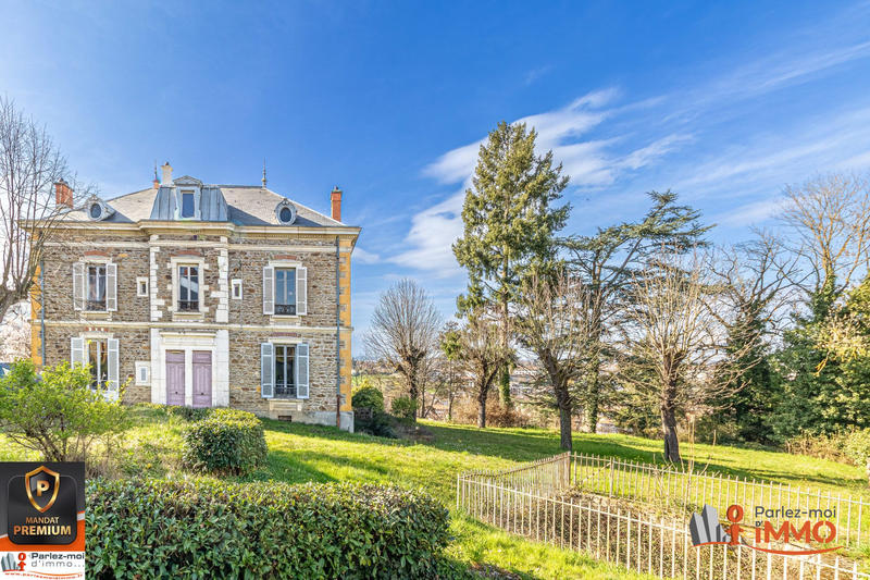 Maison - 373 m² - 14 pièces