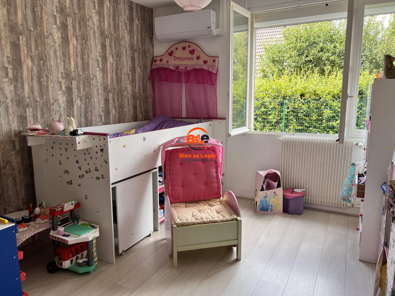 Maison - 185 m² - 8 pièces