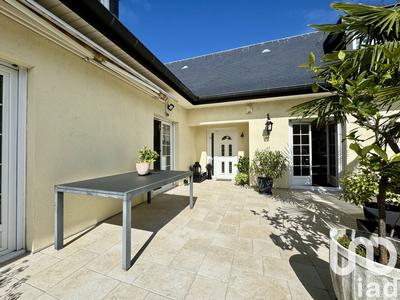 Maison - 300 m² - 8 pièces