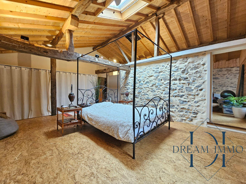 Maison - 380 m² - 7 pièces