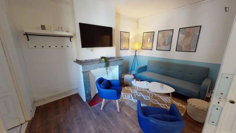 Chambre - 11 m² - 7 pièces