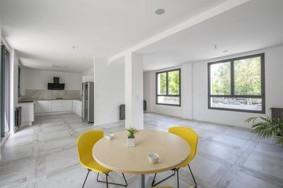 Maison - 220 m² - 8 pièces