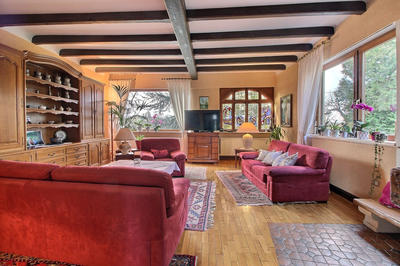 Maison - 222 m² - 8 pièces