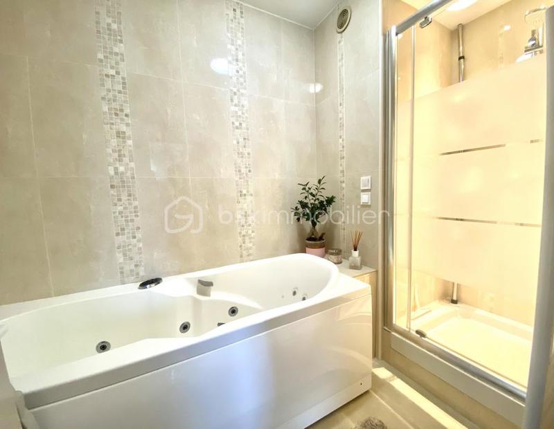 Appartement - 77 m² - 4 pièces