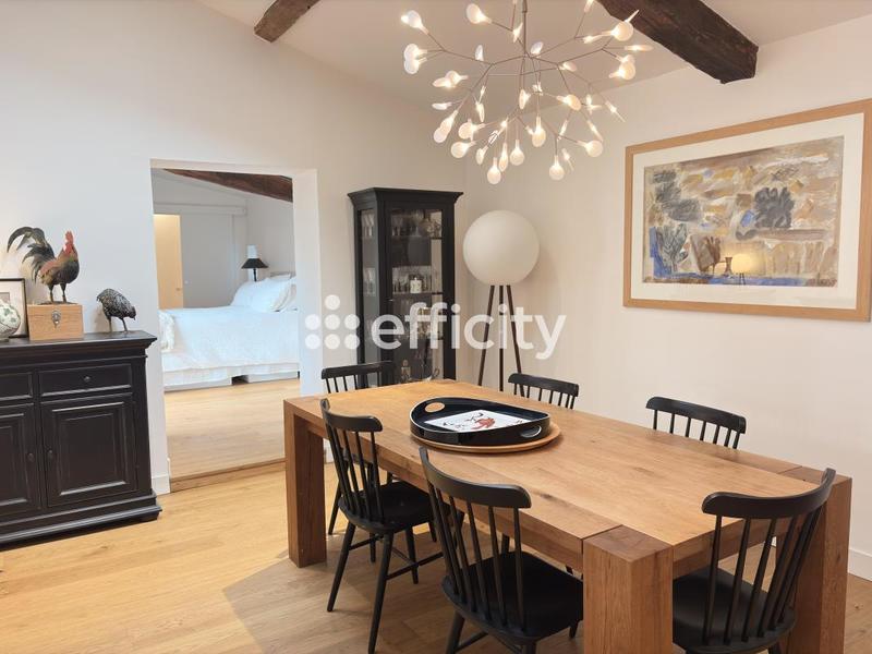 Maison - 228 m² - 7 pièces