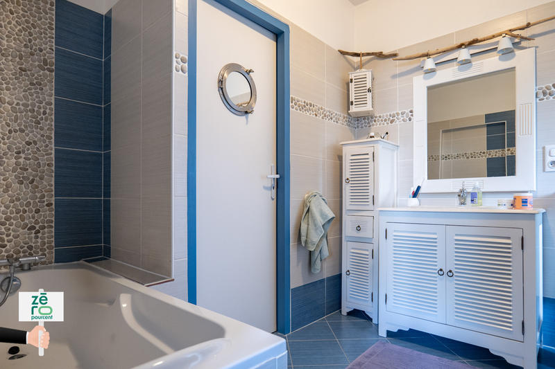 Maison - 204 m² - 8 pièces