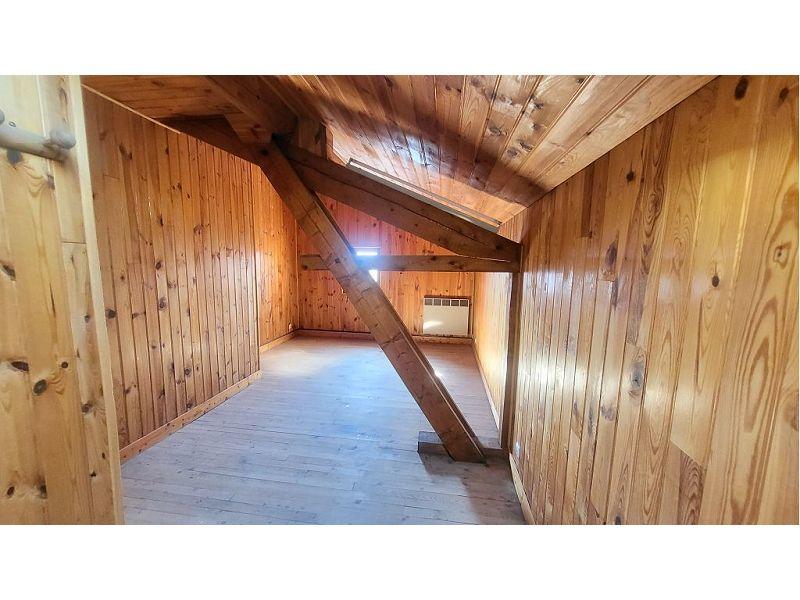 Maison traditionnelle - 260 m² - 10 pièces