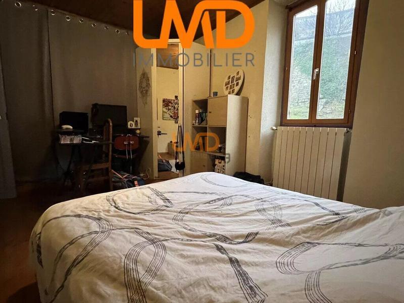 Maison - 180 m² - 9 pièces