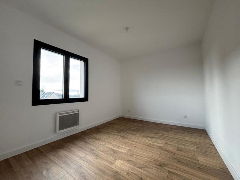 Maison - 98 m² - 4 pièces