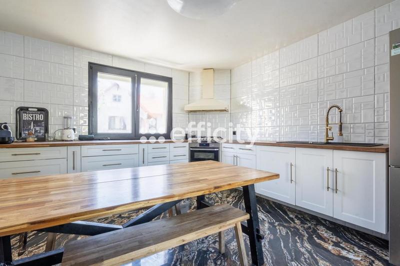 Maison - 104 m² - 5 pièces