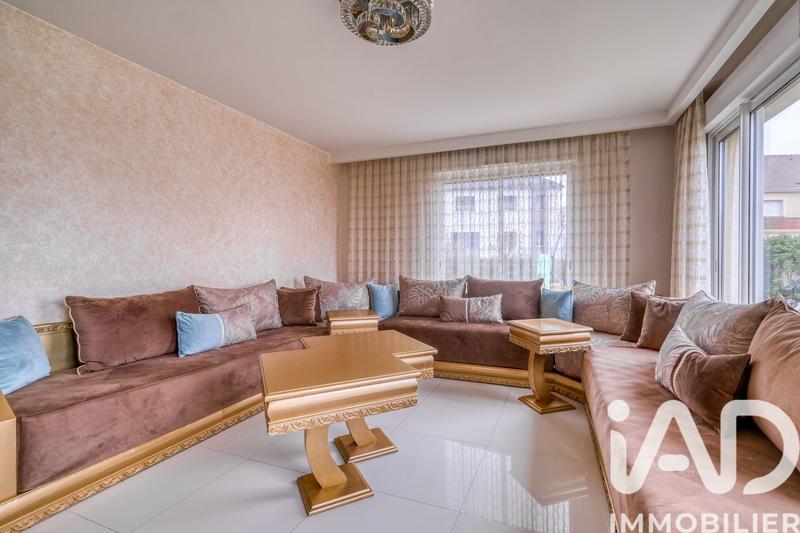 Maison - 220 m² - 6 pièces