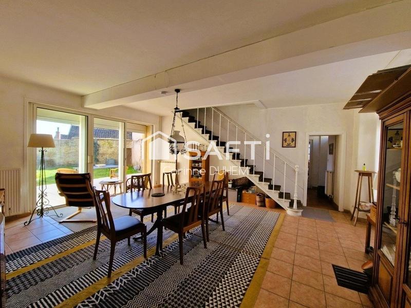 Maison - 260 m² - 10 pièces